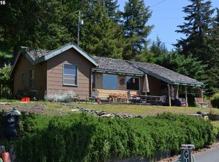 31601 Peach Ln, Gold Beach, OR 97444
