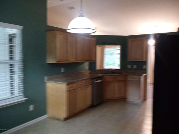 5th image of 1228 Bee St N