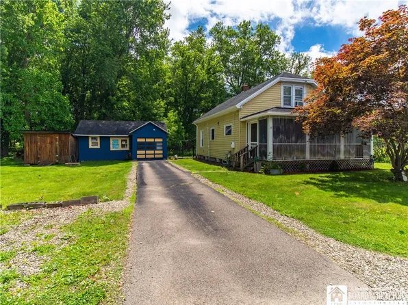 19 E Burtis St, Celoron, NY 14720