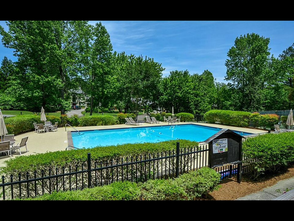 2nd image of 3280 Coachmans Way NE