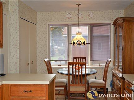 Eat in kitchen