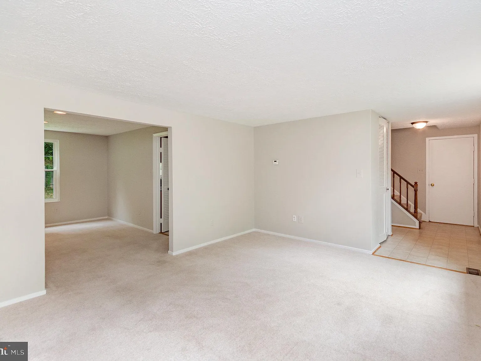 3 bed, 3.0 bath, 1656 sqft, $3,395 — Photo 2