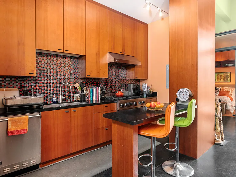 219 Equestrian Ave — Photo 4