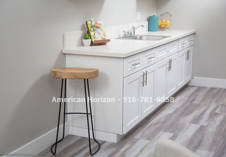 1st image of 1220 McKinley Dr APT 4