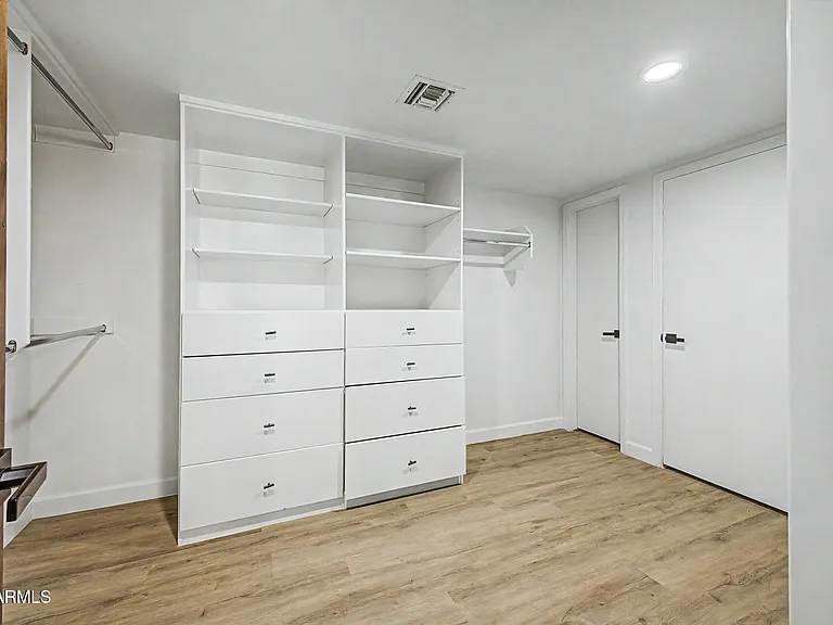 2311 E Colter St — Photo 20