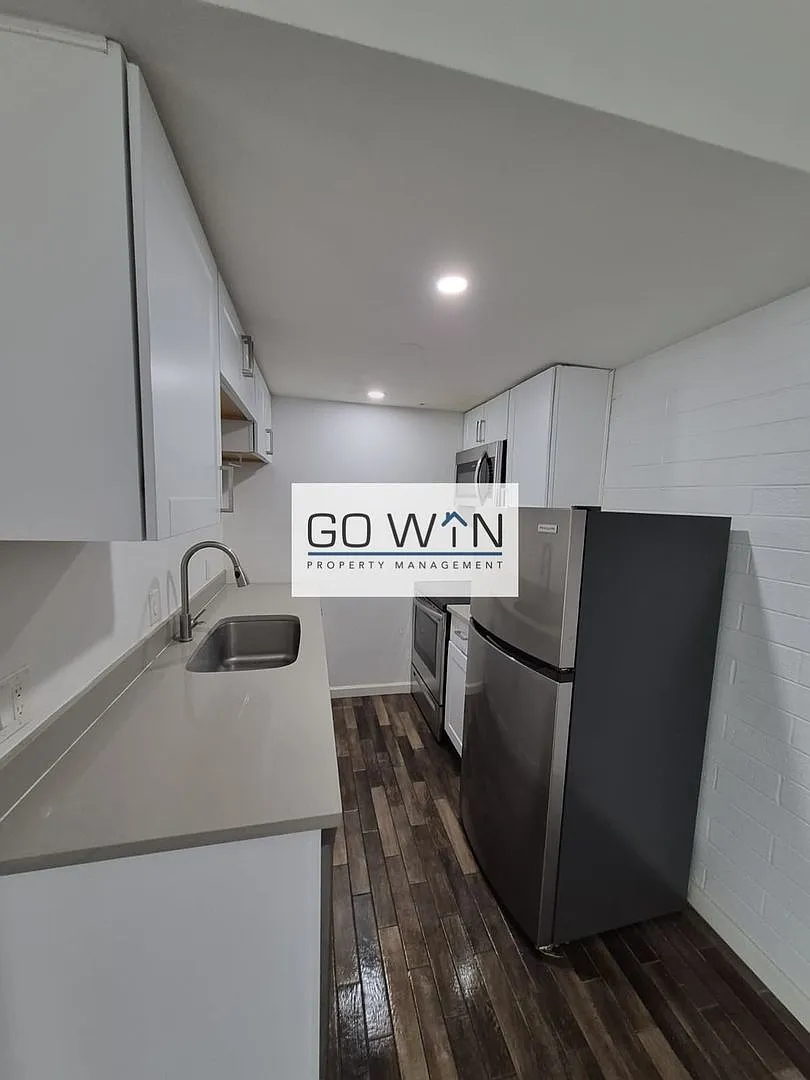 44 E Roanoke Ave — Photo 4