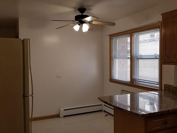 3rd image of 7410 N Harlem Ave Fl 1ST