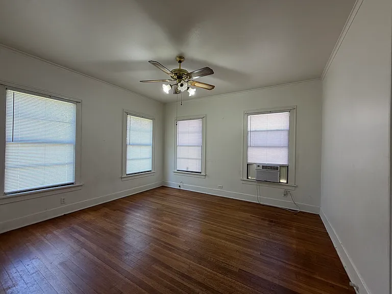 708 College St — Photo 4