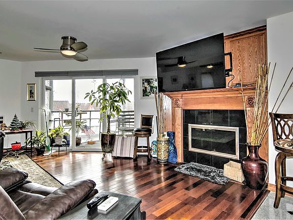 3rd image of 804 N The Strand N #12