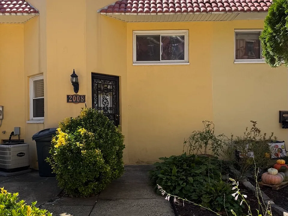 2008 Green St