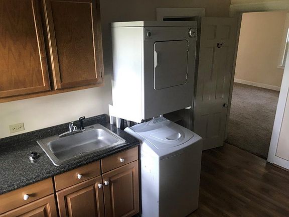 5th image of 10218 Warwick Blvd #B