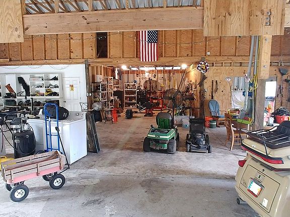 Barn / Garage 60x80