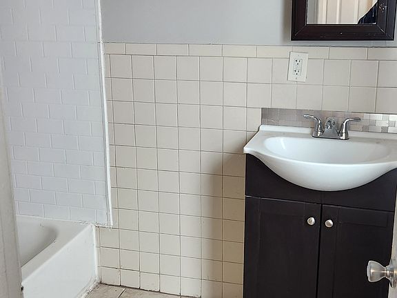 2nd image of 24 Lyon Ave #2