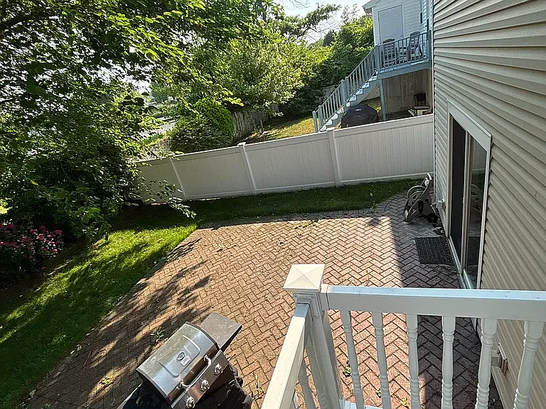 Southside Ave — Photo 32