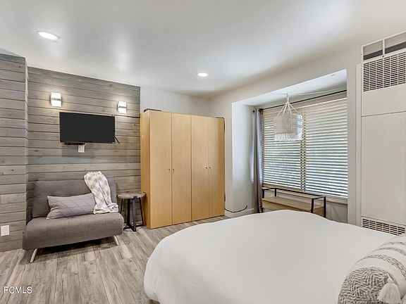 4th image of 2105 Prospector Ave #218