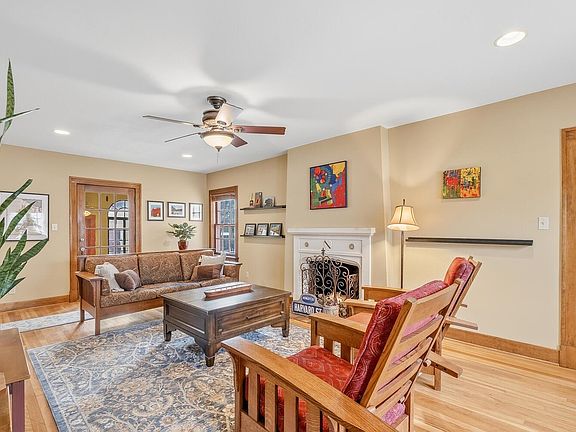 5th image of 520 N Broadview St