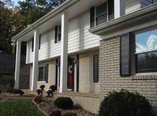 5011 Greenfield Rd, Brighton, MI 48114