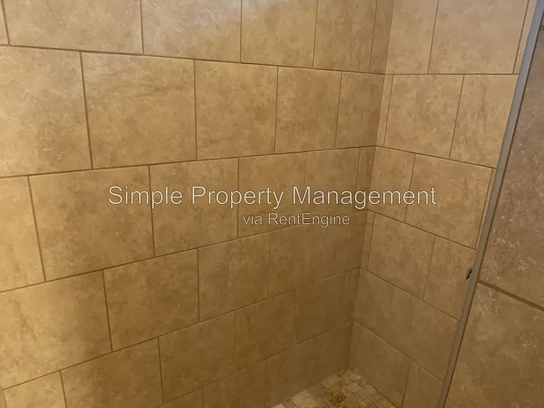 2884 Muzzy St — Photo 11