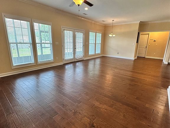 5th image of 107 Lamar Ln