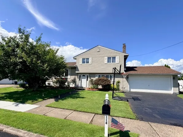 114 Sandra Dr, Totowa Boro, NJ 07512