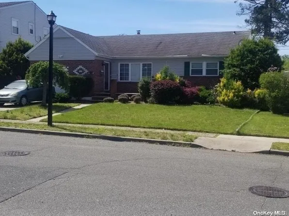 2151 Leighton Road, Elmont, NY 11003