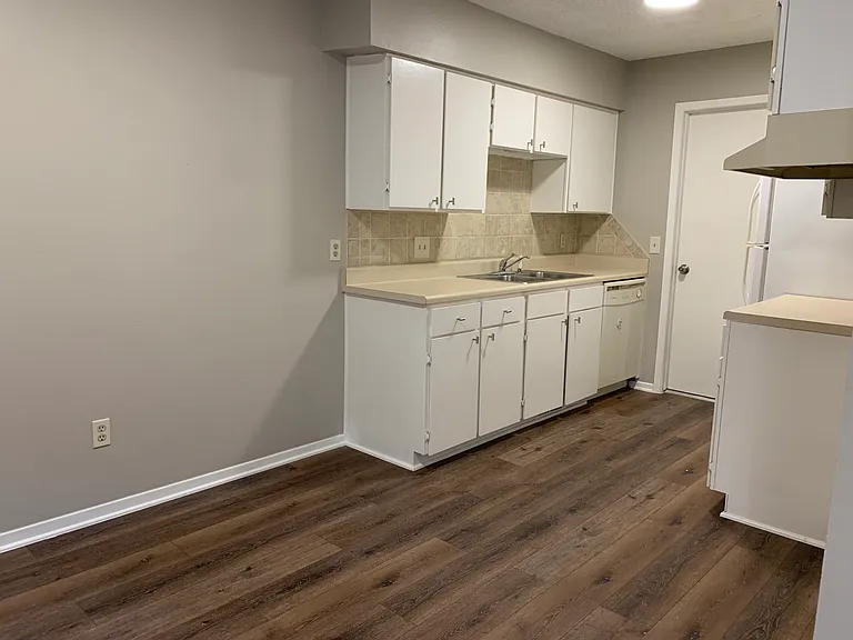 6647 S Rockford Ave — Photo 4