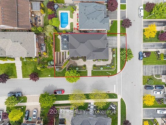 2nd image of 42 Vinifera Dr