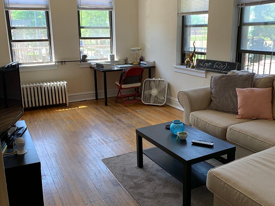 1st image of 2959 N Damen Ave APT 1A