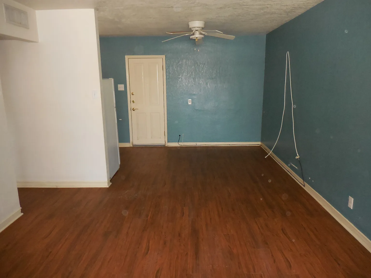 701 W Yandell Drive Unit 5 - 1 — Photo 3