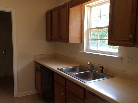2nd image of 128 Dalton Cir