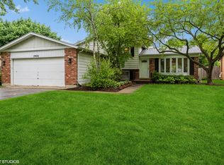 17630 W Warren Ave, Grayslake, IL 60030