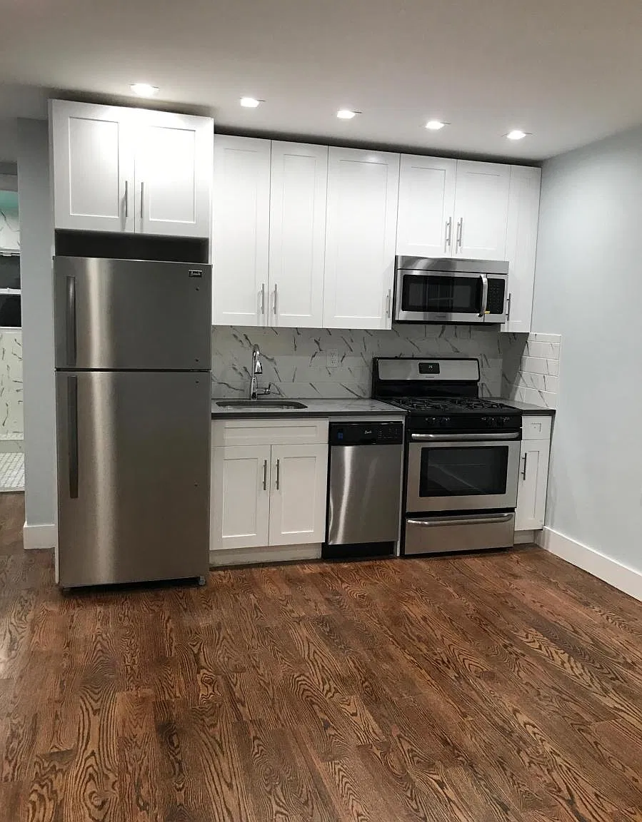 2 bed, 725 sqft, $2,200 — Photo 1