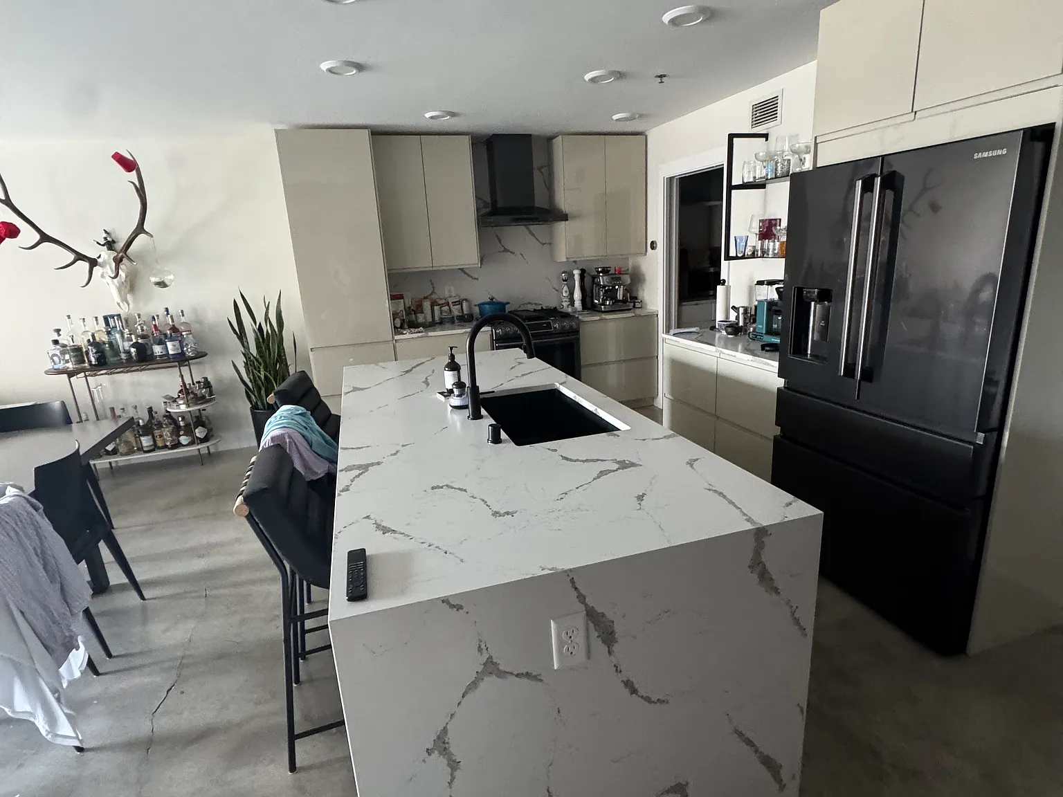 2 bed, 1575 sqft, $4,200 — Photo 1
