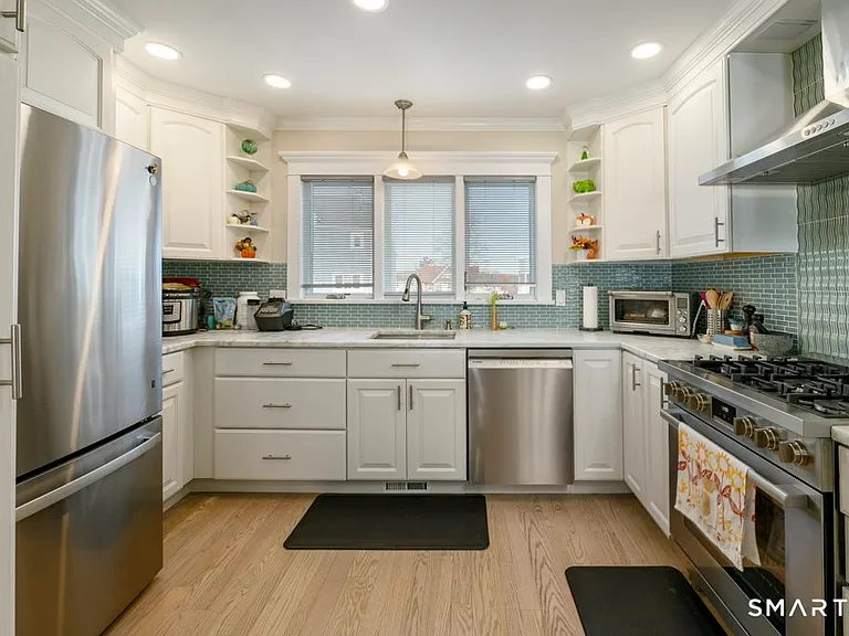 72 Cosey Beach Ave #3 — Photo 26
