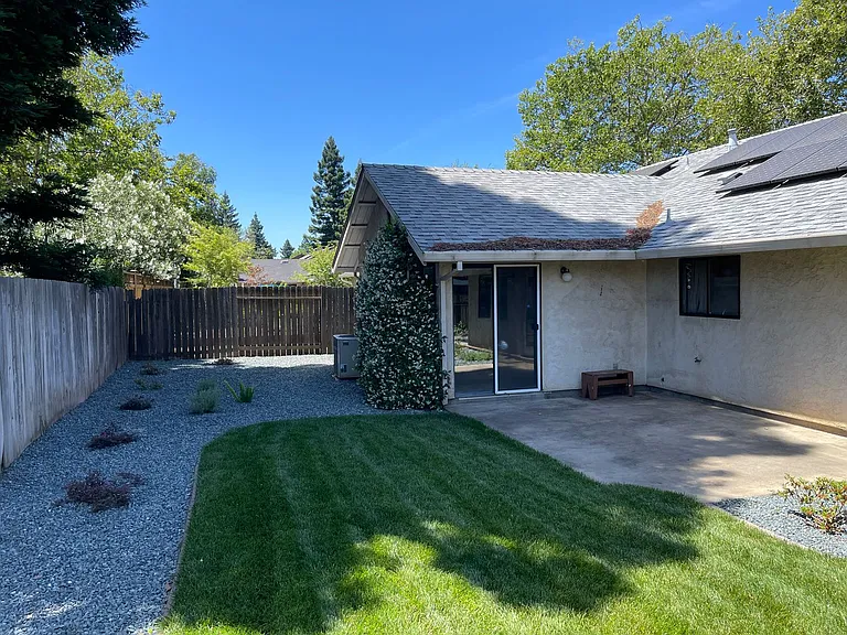 387 Autumn Gold Dr — Photo 17