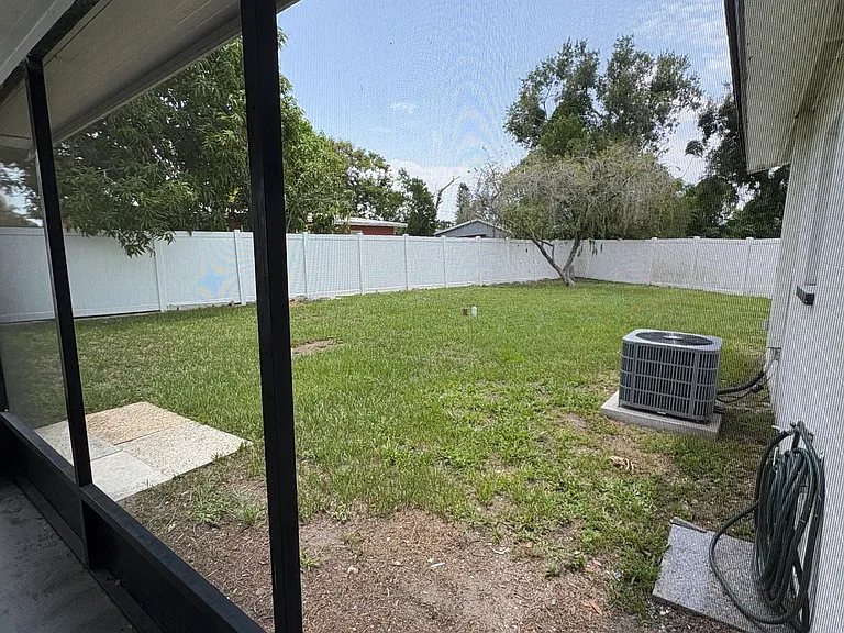 6501 Sawyer Ct — Photo 11