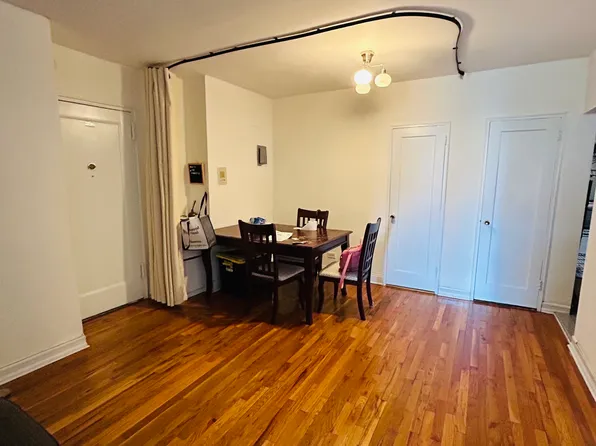 71-11 Yellowstone Boulevard image 2 of 9