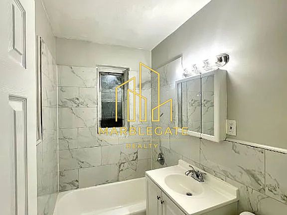5th image of 128-129 Chancellor Ave #Ab05