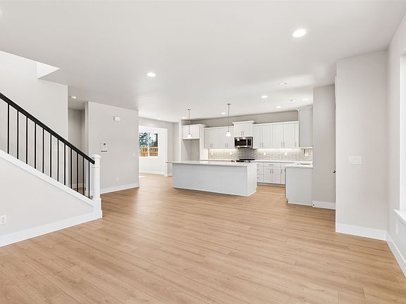 4th image of 14527 204th Avenue E #905