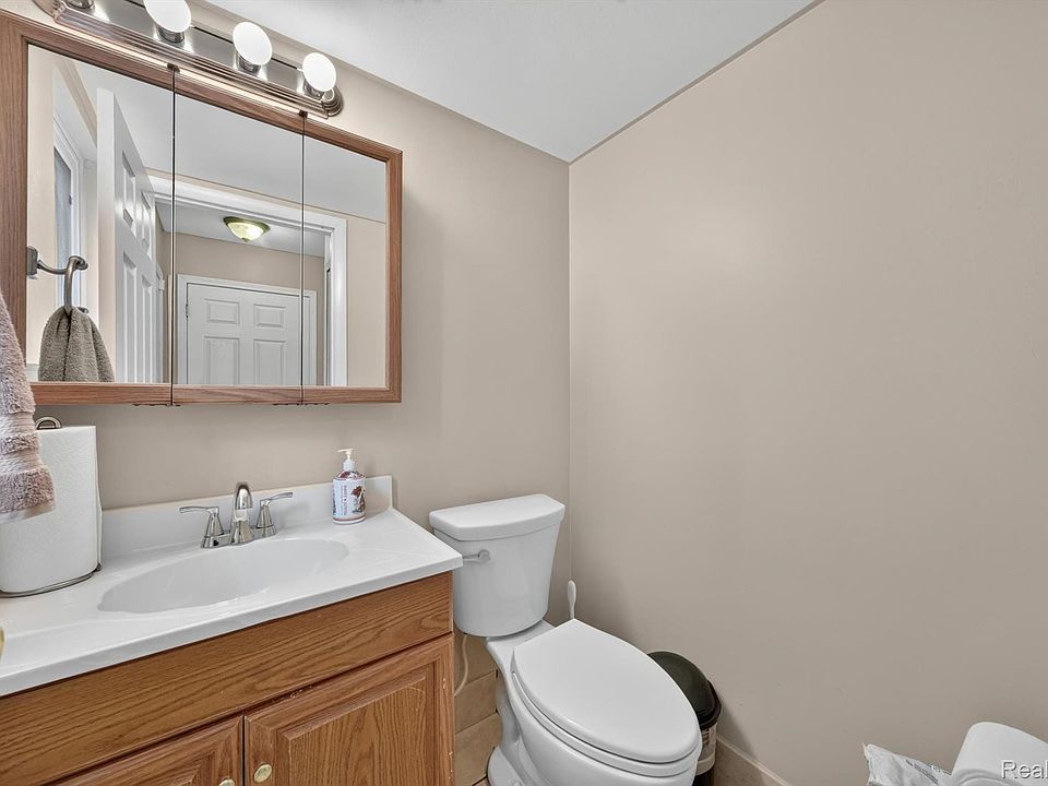 39062 Hyland Dr, photo 23