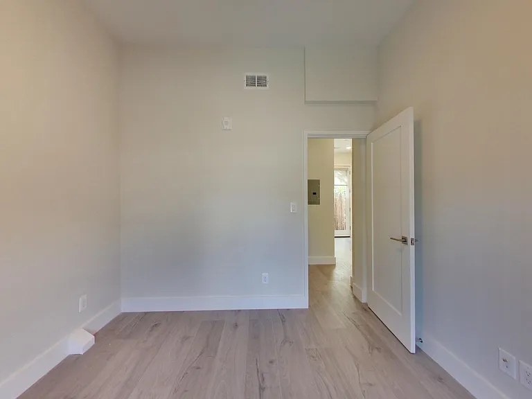 225 Duboce Ave #1 — Photo 16