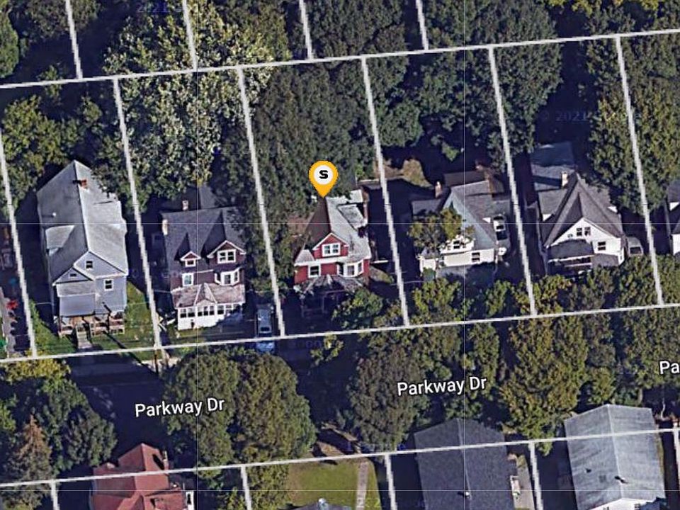 1st image of 140 142 Parkway Dr