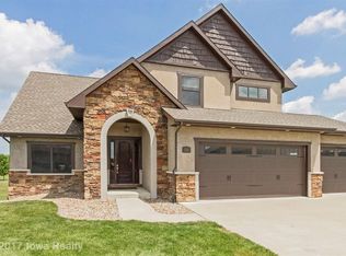 303 Ridgewood Dr, Huxley, IA 50124