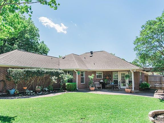 2nd image of 9201 Timber Knoll Dr