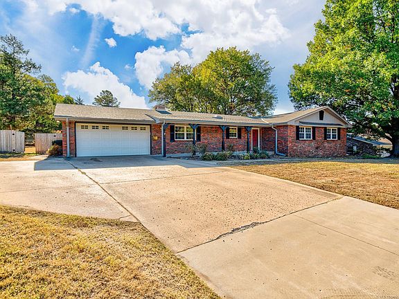 2nd image of 1839 Moonlight Dr