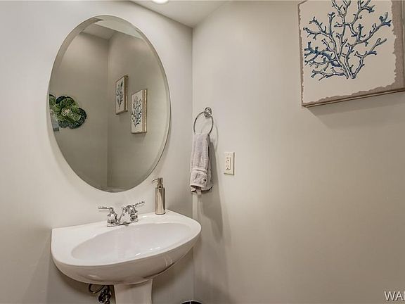 5th image of 2800 Belle Chase Ln Unit 6