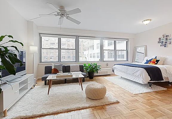 4th image of 15 W 72nd St APT 15U