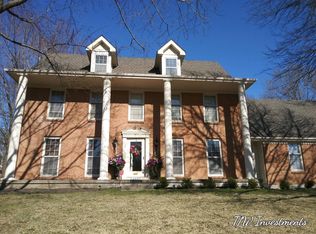 14601 S Village Dr, Olathe, KS 66062