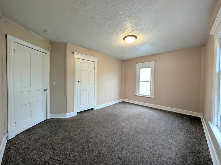 661 N Indiana Ave — Photo 6