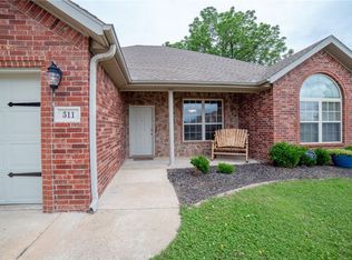 511 Sorrento Dr, Centerton, AR 72719